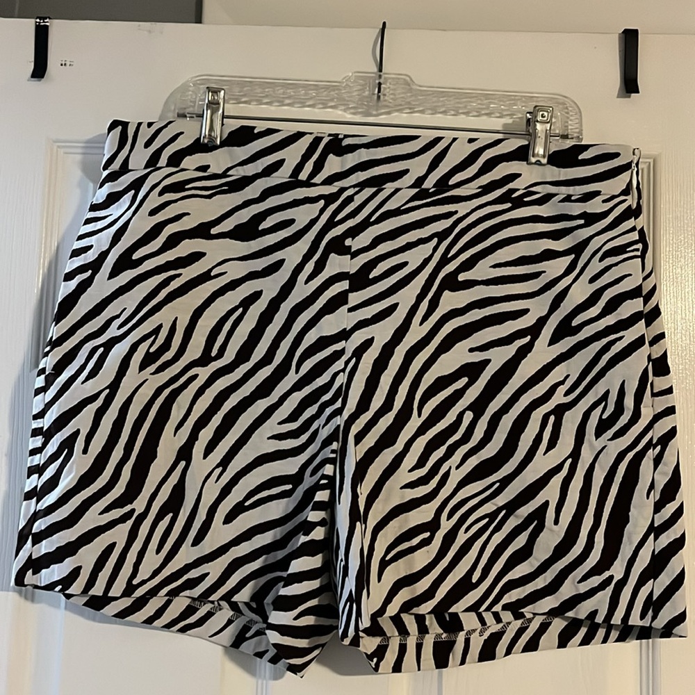 🛍️ Charter Club | Zebra striped shorts size 14